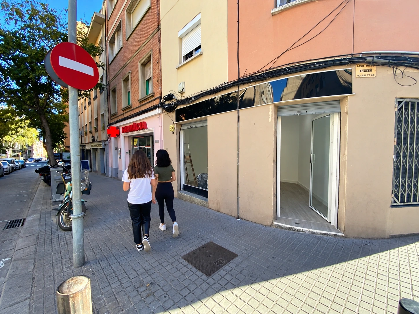 Lokal na sprzedaż przy Font d’en Canyelles, Barcelona · Zdjęcie 2