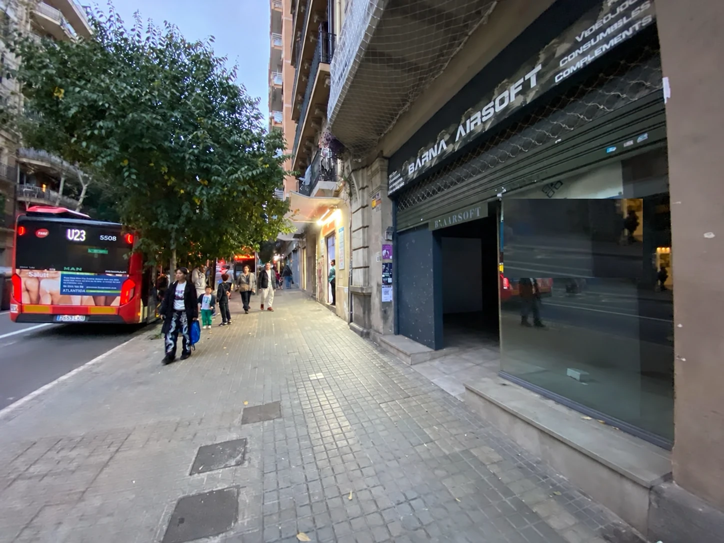 Lokal użytkowy do przejęcia przy Mallorca, Barcelona · Zdjęcie 5